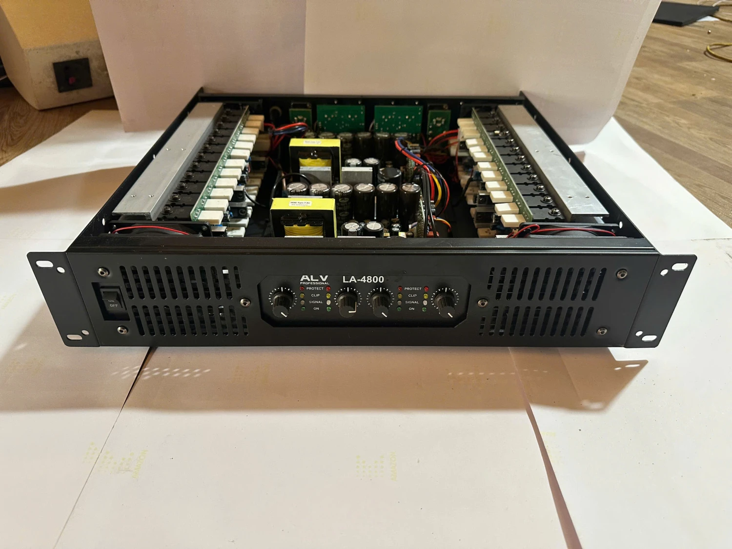 Đẩy 4 kênh ALV LA-4800